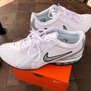NIB men’s Nike sneakers